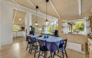 Three-Bedroom Holiday Home In Hurup Thy