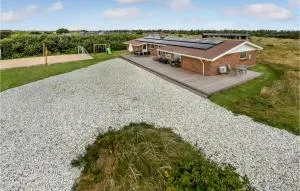 4 Bedroom Awesome Home In Ringkøbing - Klegod