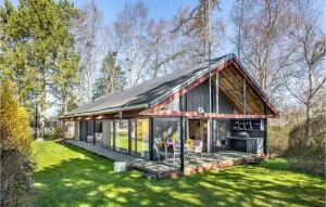 2 Bedroom Cozy Home In Dronningmølle - Tormestorp