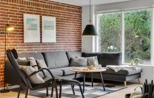 Beautiful Home In Ringkøbing With Wifi