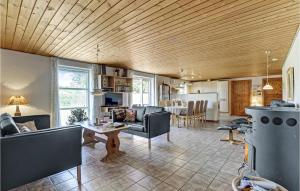 Stunning Home In Ulfborg With Kitchen