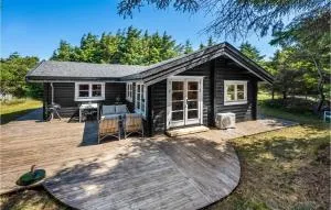 Cozy Home In Ulfborg With Kitchen - Fjand Gårde