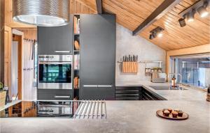 Three-Bedroom Holiday Home In Ebeltoft