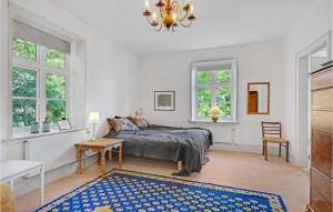 6 Bedroom Gorgeous Home In Kværndrup