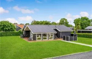 4 Bedroom Nice Home In Hadsund - Haslevgårde