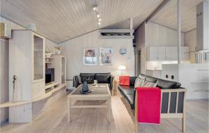 4 Bedroom Nice Home In Hadsund