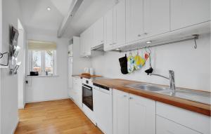 Beautiful Home In Ebeltoft With Kitchen