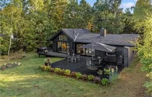 3 Bedroom Amazing Home In Knebel - Åstrup