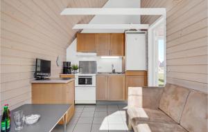 Awesome Home In Hadsund With Kitchen