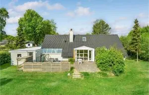 Nice Home In Glesborg With Sauna - Hevring