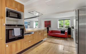 Beautiful Home In Allinge With Wifi