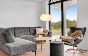 Cozy Home In Juelsminde With Wifi