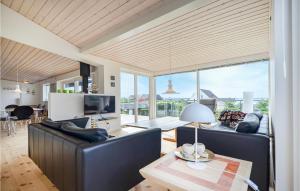 Beautiful Home In Ebeltoft