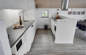 Amazing Home In Ebeltoft With Kitchen
