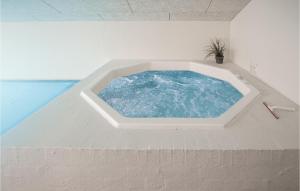 Amazing Home In Ebeltoft With Kitchen