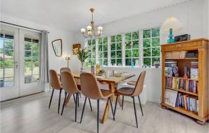 2 Bedroom Cozy Home In Væggerløse