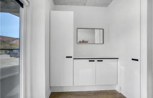 Beautiful Apartment In Hvide Sande