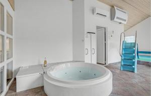 Stunning Home In Skjern With Kitchen