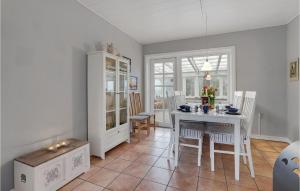 Amazing Home In Rømø With Kitchen