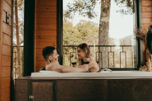 CABANA HORSES LA CONTEMPORANEA- vista ponto turístico Pedra Morro do Campestre -Asfalto até a Cabana