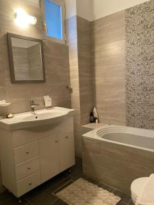 DS Apartment (semi-basement)