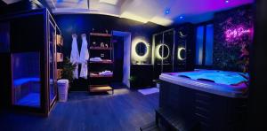 B&B / Chambres d'hotes Love Room Suite Dirty Diana : photos des chambres