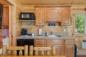 Quiet little pet friendly cabin