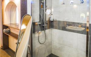 Appartements Stunning Apartment In Saint-jean-darvey With Outdoor Swimming Pool, Jacuzzi And Sauna : photos des chambres