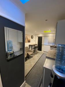 South London Private Guest Studio