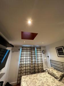 South London Private Guest Studio