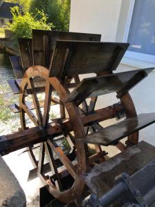 Moulin à Eau - Domaine de 3 Hectares - Borne électrique - Chiens acceptés