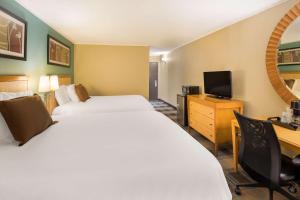 Queen Room with Two Queen Beds - Non-Smoking room in SureStay Plus Hotel by Best Western Jasper