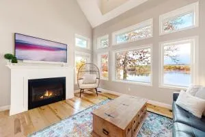 Sandy Beach Road - Riverside