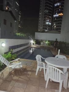Apartamento em Pitangueiras - 100 metros da praia