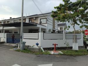 IN HOMESTAY CORNER BATU PAHAT - 3hvězdičkové hotely ve městě Batu Pahat