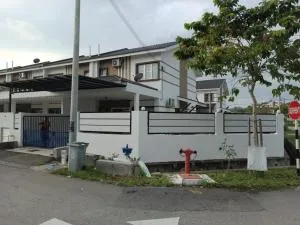 IN HOMESTAY CORNER BATU PAHAT - Yong Peng