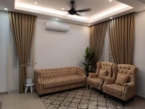 IN HOMESTAY CORNER BATU PAHAT
