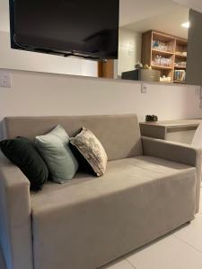 Flat ESTUDIO de LUXO - Praia de Muro Alto - Piscinas - Ideal para CASAIS, famílias com crianças - ap COMPLETO - AR COND, WI FI, NETFLIX, ESTACIONAMENTO - 400 mt do MAR