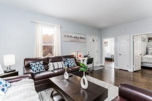 2 Bedroom Apartment Near Bristol Center