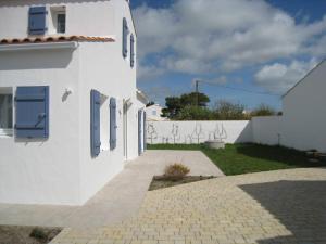 Maison avec terrasse, 400 m plage et centre, 2 chambres, parking privé, ménage inclus - FR-1-224B-542