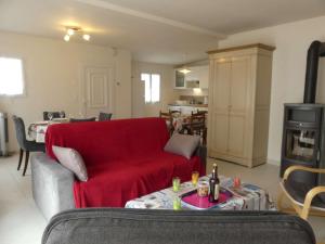 Maison avec terrasse, 400 m plage et centre, 2 chambres, parking privé, ménage inclus - FR-1-224B-542