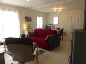 Maison avec terrasse, 400 m plage et centre, 2 chambres, parking privé, ménage inclus - FR-1-224B-542