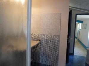 Maisons de vacances Maison renovee avec jardin, proche plage, 4 couchages, Barbatre - FR-1-224B-744 : photos des chambres