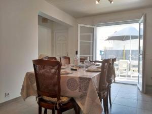 Maison rénovée près de la plage avec jardin clos, 300m de la mer, La Guérinière - FR-1-224B-69