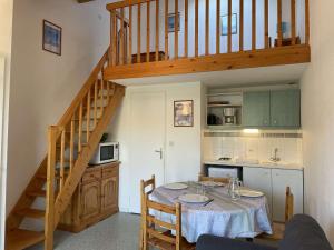 Maisons de vacances Maison a 200m de la mer, piscine chauffee, 4 couchages, parking prive, terrasse - Bretignolles-sur-Mer - FR-1-224A-50 : photos des chambres