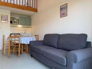Maisons de vacances Maison a 200m de la mer, piscine chauffee, 4 couchages, parking prive, terrasse - Bretignolles-sur-Mer - FR-1-224A-50 : photos des chambres