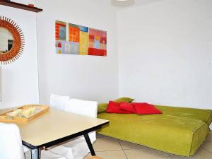 Appartement T2 avec Parking au Lavandou, Pieds dans lEau - FR-1-251-210