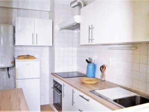 Appartement T2 avec Parking au Lavandou, Pieds dans lEau - FR-1-251-210