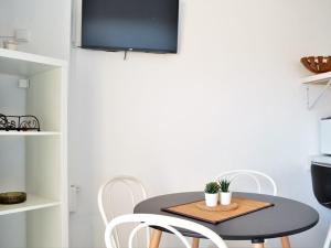 Studio 4 couchages avec terrasse, parking et proche plage au Lavandou - FR-1-251-240