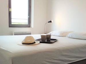 Spacieux Appt 3 Pièces avec Terrasse et Parking au Lavandou - FR-1-251-331